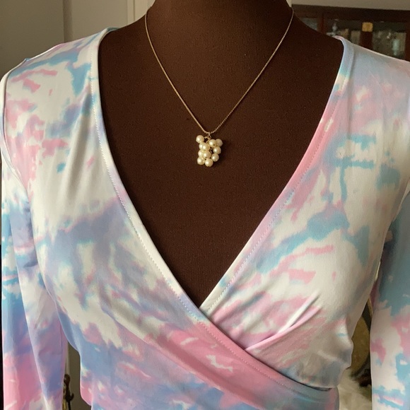 NWOT FashionNova long sleeve top - Picture 2 of 6